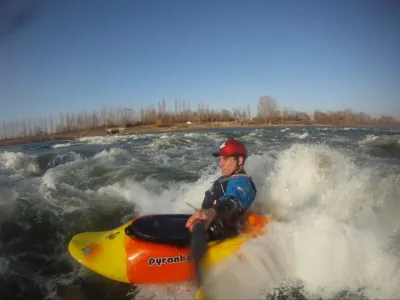 spot rive droite, vague/rouleau, toutes les figures de vague rentrent aux alentours des 0.7/1.20m.