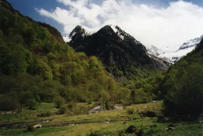 Le départ dans un très joli cirque au pied du Mt Valier
