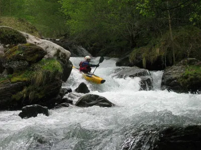 Yelsub en action par bon niveau d'eau : Ya de la pente ... Merci à Bruno pour la photo !