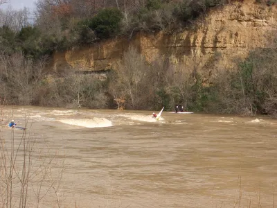 Robineau Samedi 11/03/06 (3,42M à l'échelle de Portet)
Même en slalom c'est fun' :)