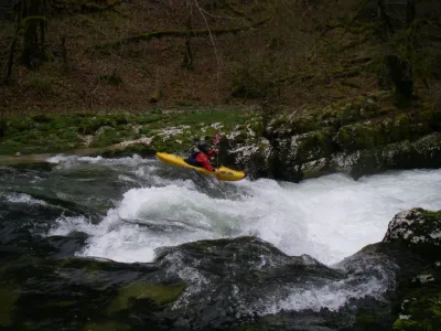 Le "tout con" et ses jolies berges en dalles