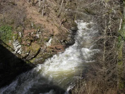 sous le pont du gondier(1er débarquement) par gros niveau d'eau(le 04/03/07) 