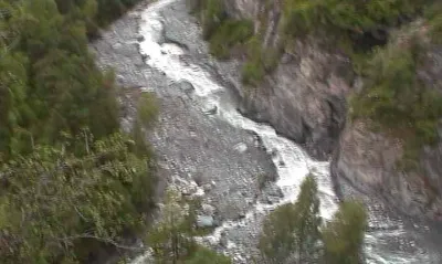 Vue générale des ex du bas avec la coulée de boue