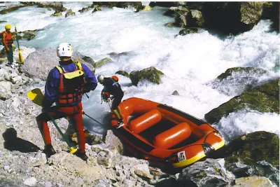 Ebouli situé avant l'arrivée, portage sur perrier rive gauche