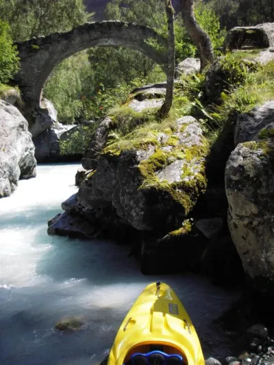 Un débarquement idyllique, avant un portage fatidique...