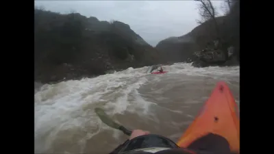 la fin du rapide du trapèze un petit seuil avec des vagues en porte feuille 