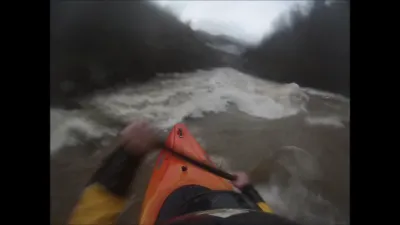 l'entrée du dernier rapide, la rapide du slide (si quelqu'un tombe dans le rouleau à droite contactez moi pour savoir qu'est ce que ça fait) ^^