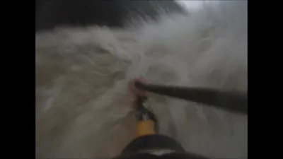 gros rouleau à la sortie du dernier rapide sympa
